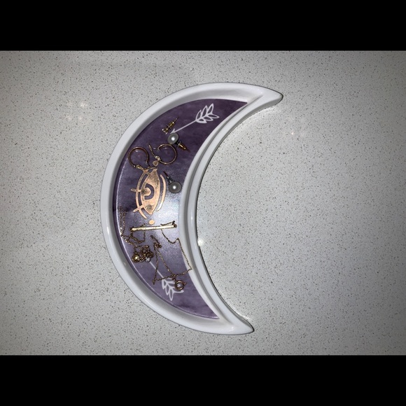 Moon jewelry dish 🌙 - Picture 3 of 4